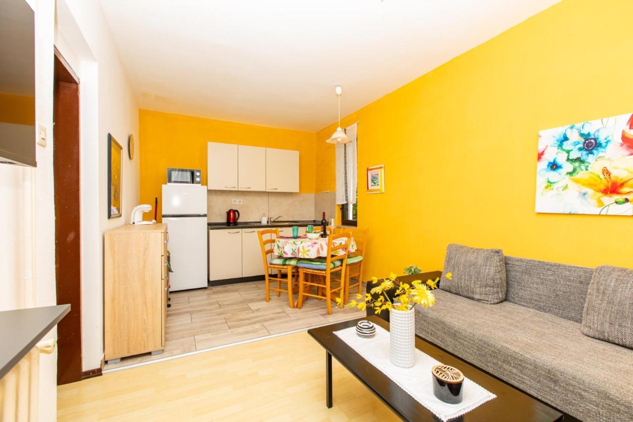 Apartman Kovac Malinska Eksteriør billede